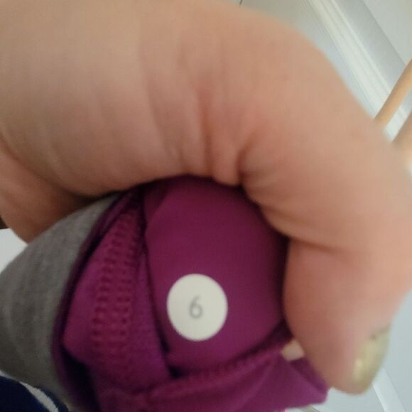 Lululemon Two in One Tank Size 6 - Picture 4 of 4